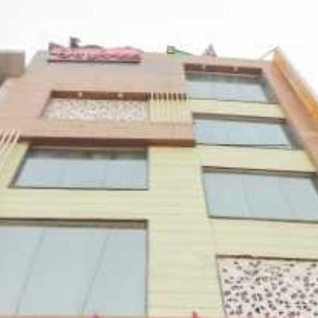 Hotel O Discovery Inn New Delhi Exteriör bild