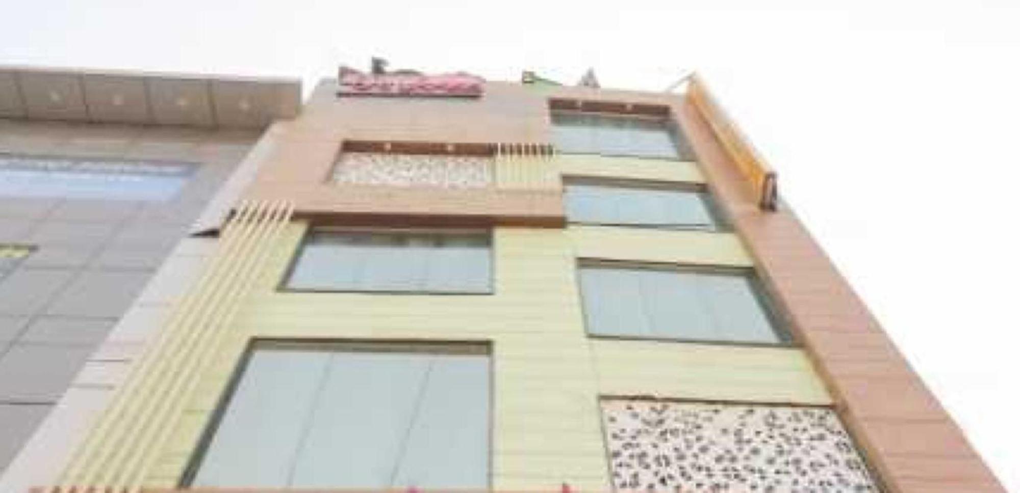 Hotel O Discovery Inn New Delhi Exteriör bild